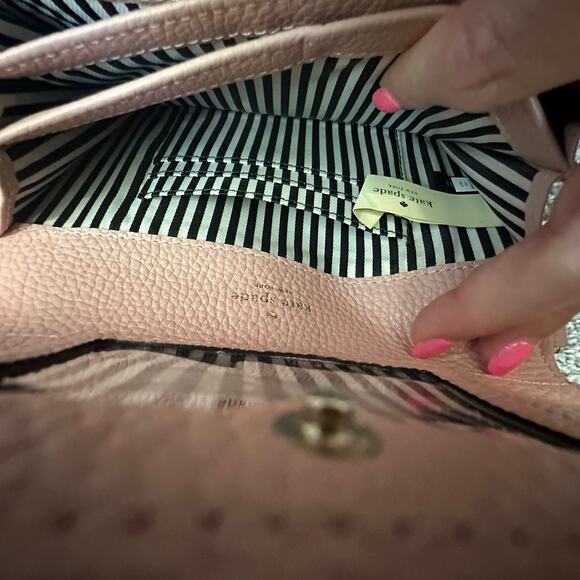 Kate Spade pink wallet with wrist strap - Picture 6 of 8
